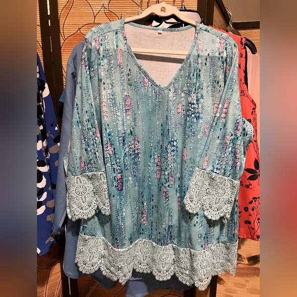 No Brand Tops - 🌸 Teal Patterned Lace‑Trim Blouse – 1XL – Stretchy & Feminine